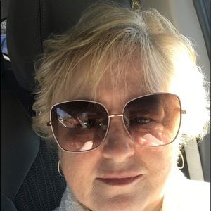 Meet your Posher, Dorothy